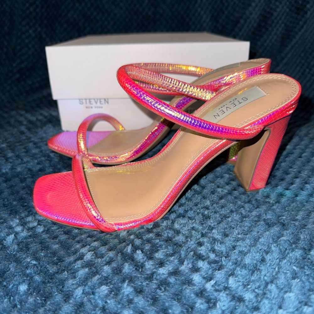 Like New STEVEN New York Iridescent Pink Heels